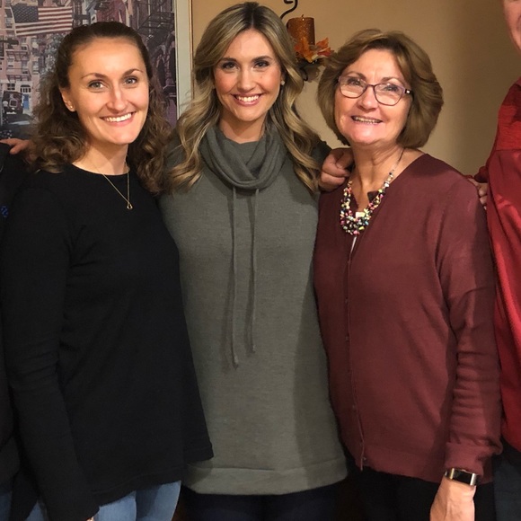 Last 1! SMALL Green Funnel Neck Comfy Tunic - Picture 3 of 4